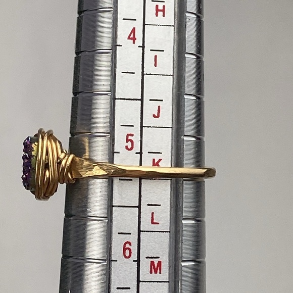 Peacock Drusy artisan ring with fine wrap detail and hammered golden - Picture 10 of 11